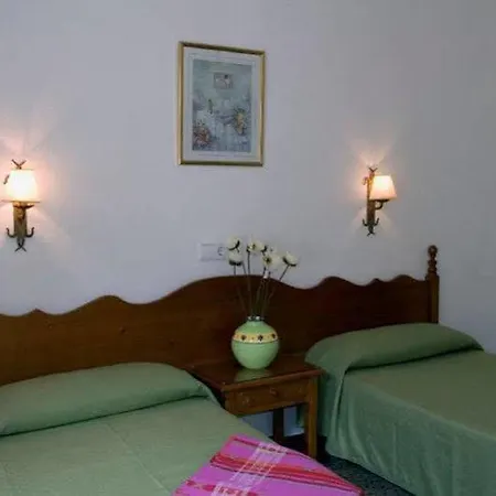 La Ceiba Guest house 2*